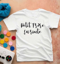 T-shirt Petit frère en Route pour grand frère / Sœur - Myachetealy