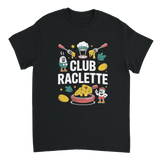 T-shirt avec le message "Club Raclette", porté lors d’une soirée conviviale autour d’une table pleine de fromage fondu.