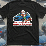 T-shirt Noël voiture Skoda pour hommes avec motif de Santa et voiture Skoda en arrière-plan