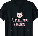 Tee-shirt noir pour femme avec un chaton malicieux et le lettrage rose griffé appelle moi chaton