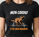 Tee-shirt noir pour femme avec un malinois en pleine course et le message humour mon cardio c'est mon malinois